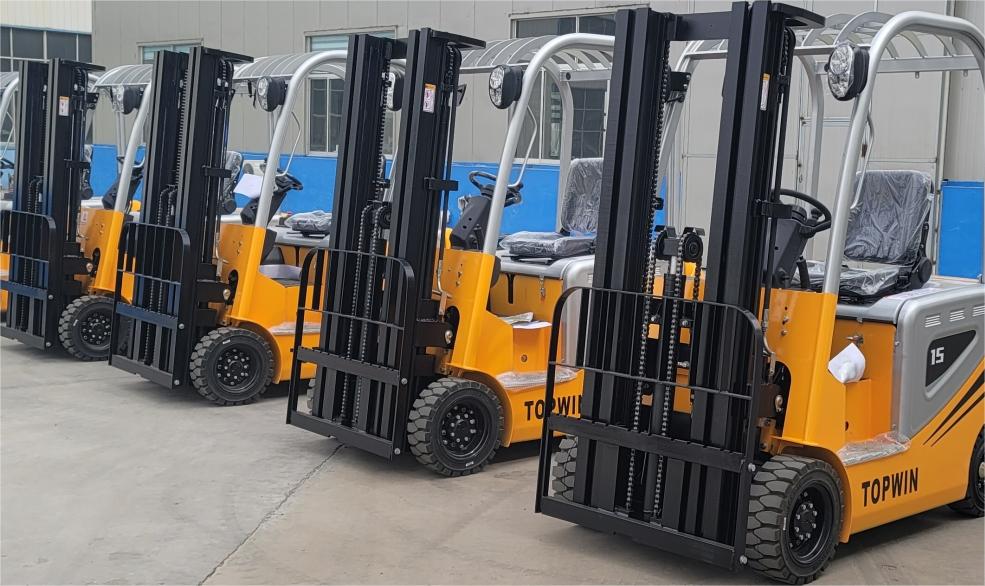 1.5t electric fork lift.jpg